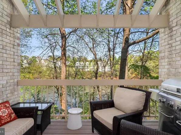 11128 Boathouse Ct #87, Reston, VA 20191