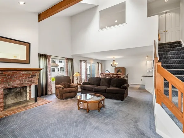 13 Carnation Cir #A, Reading, MA 01867