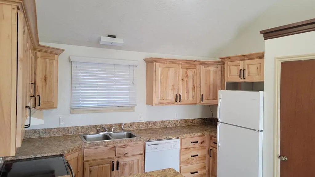 2519 N 330 E — Photo 3