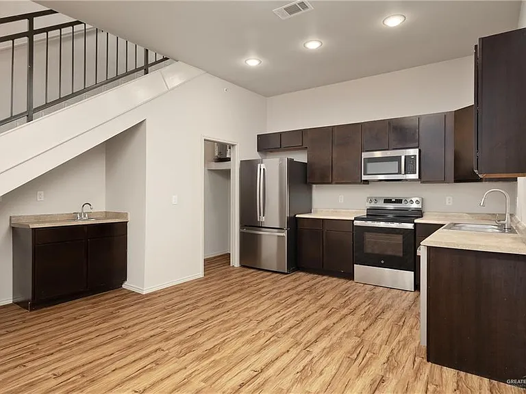 810 S Taylor Rd — Photo 13