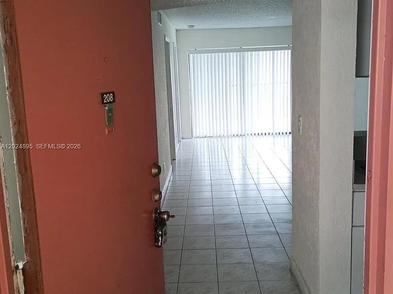 N Sherman Cir — Photo 8