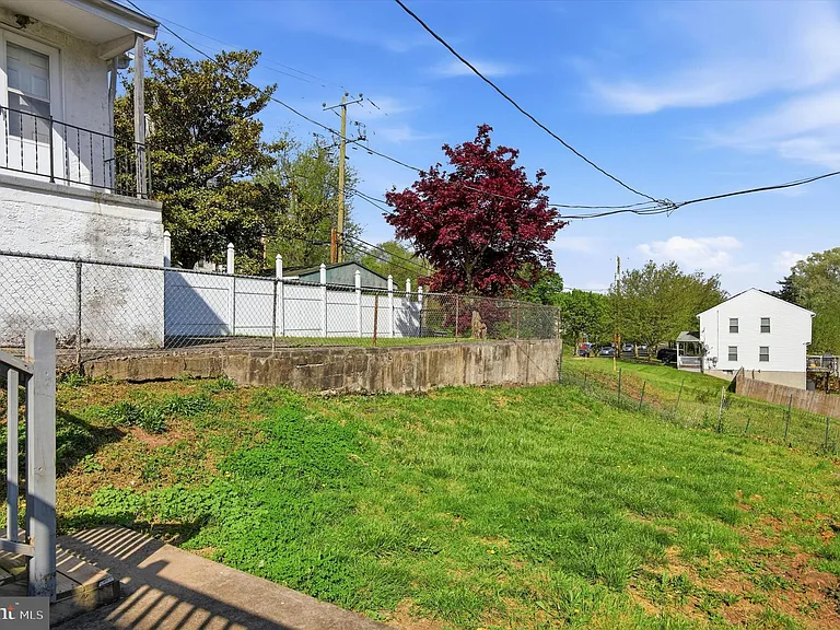 226 N Warren St — Photo 21