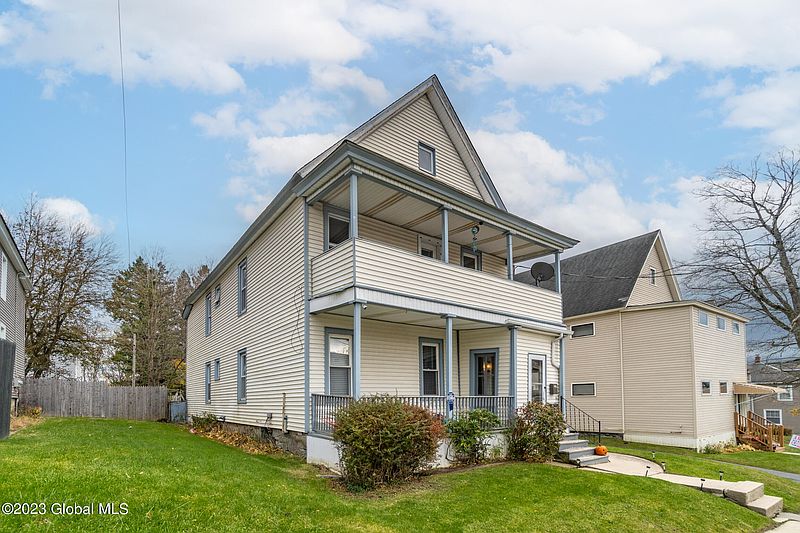 3rd image of 233 Brookside Avenue