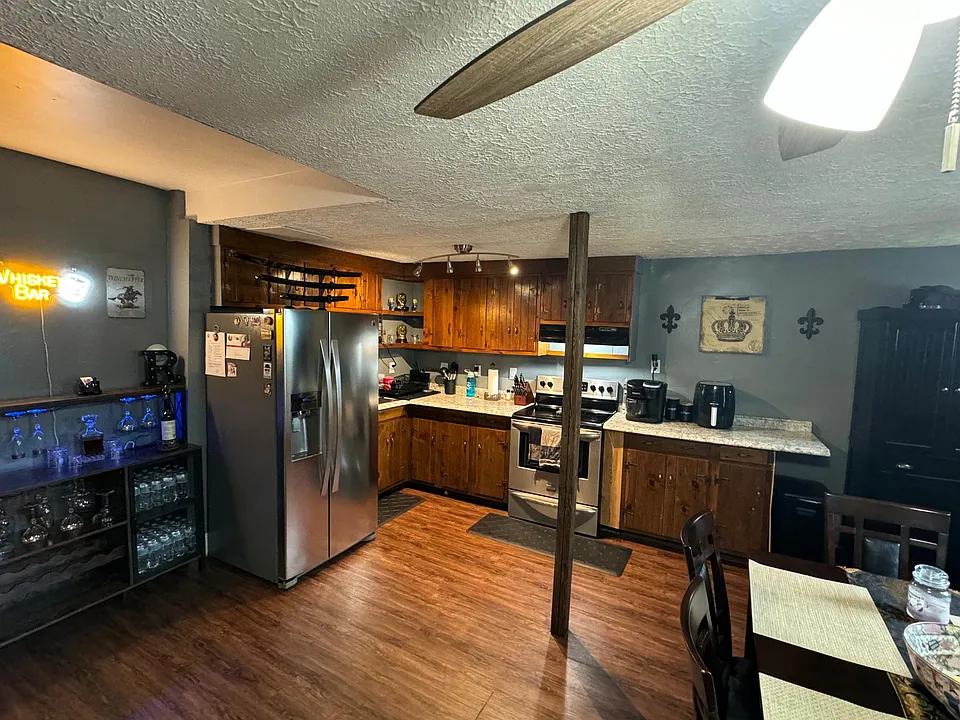 33 Dutton St #37