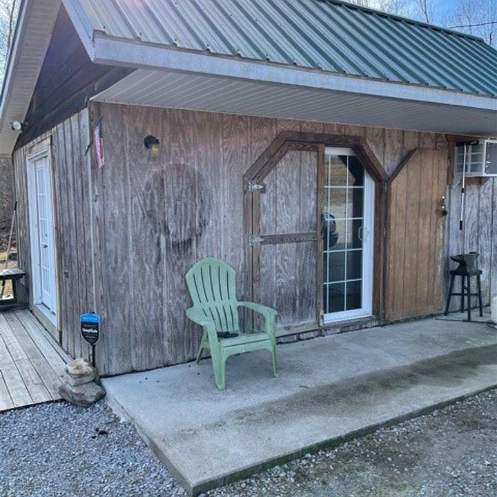 1st image of 711 Bishop Ln
