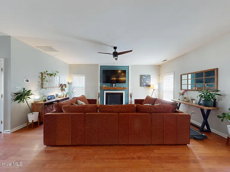 345 Shepherd Trl — Photo 5