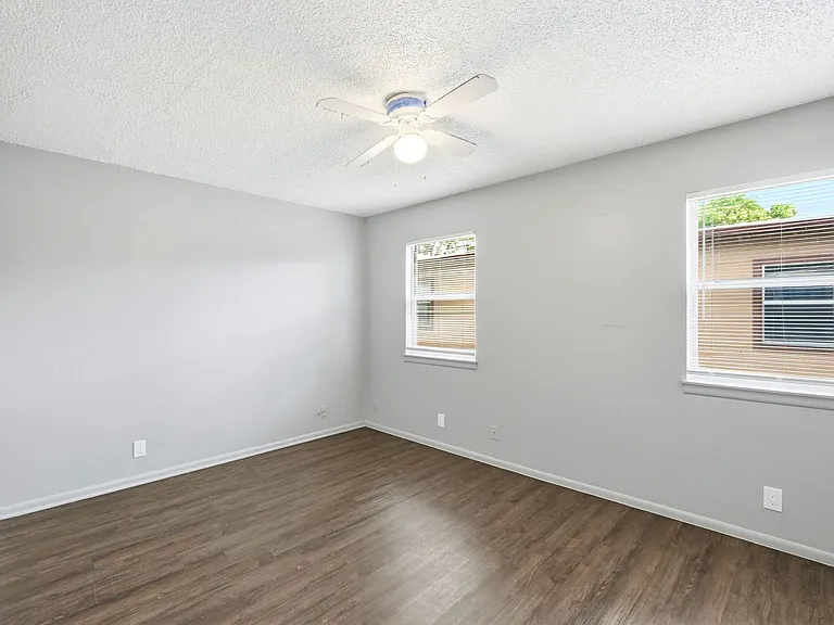 2319 Greenfield Pkwy — Photo 43