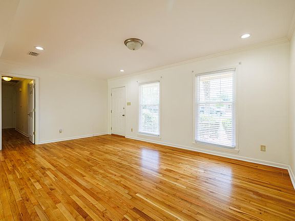 5th image of 1212 Thomwal St