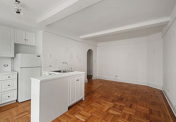 4th image of 115 W 86th St #7B