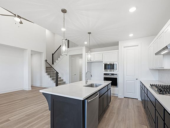 3rd image of 9049 Palafox St
