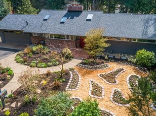 10390 SW Hawthorne Ln, Portland, OR 97225