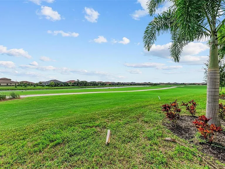 5685 Palmer Cir #105 — Photo 39