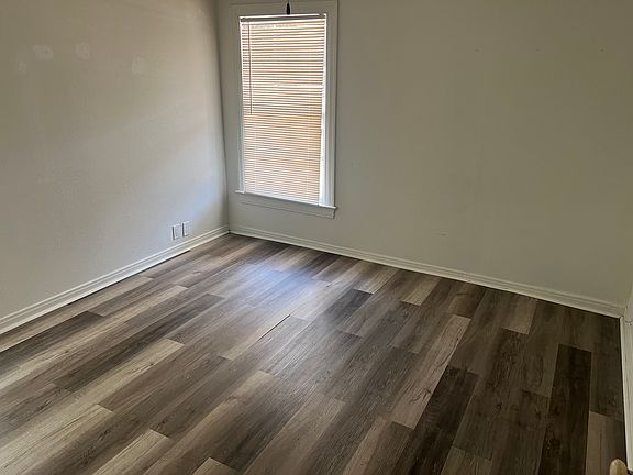 5th image of 2413 Simpson St