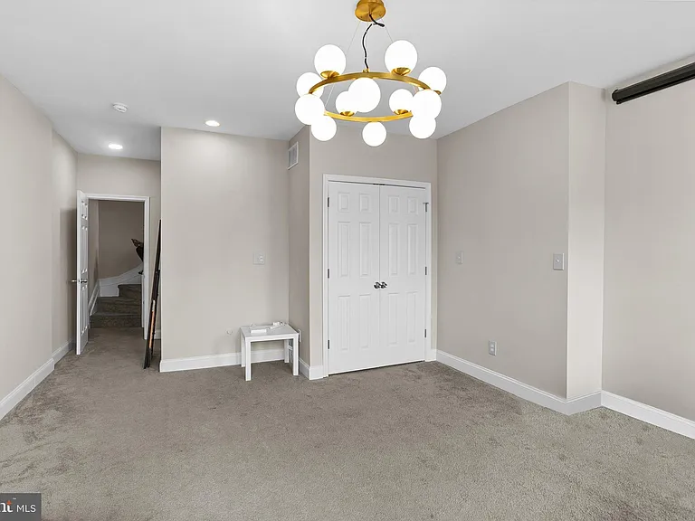110 S Calhoun St — Photo 30
