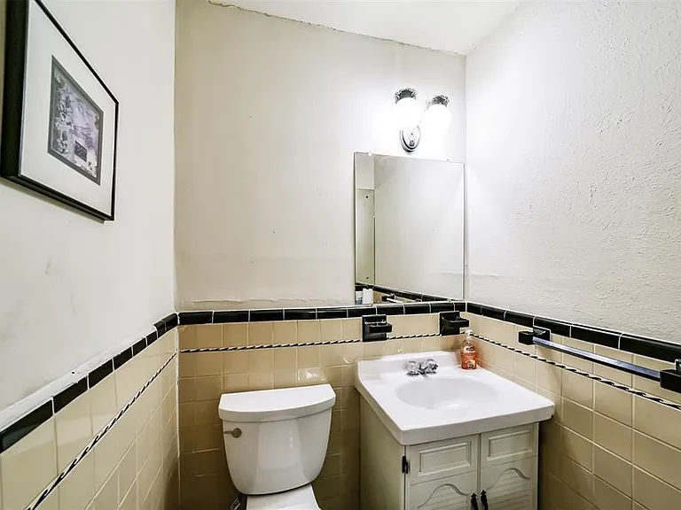 3423 Ozark St — Photo 46