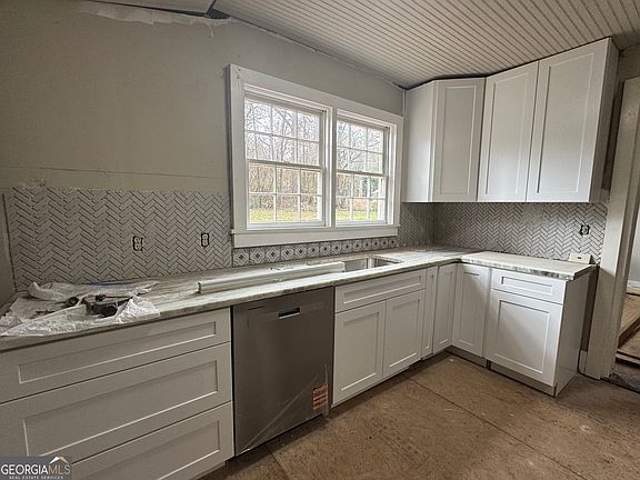 3rd image of 734 Bowersville Rd