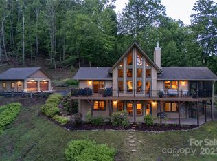 268 Trappers Run Dr, Burnsville, NC 28714