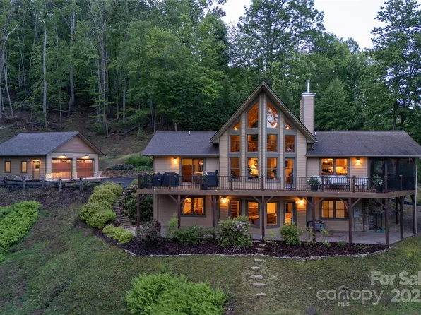 268 Trappers Run Dr, Burnsville, NC 28714