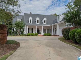 562 Castlebridge Ln, Birmingham, AL 35242