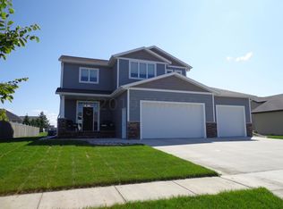 633 Westminster Dr, Moorhead, MN 56560