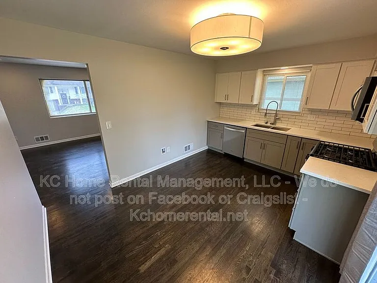 5012 Powell Ave — Photo 4