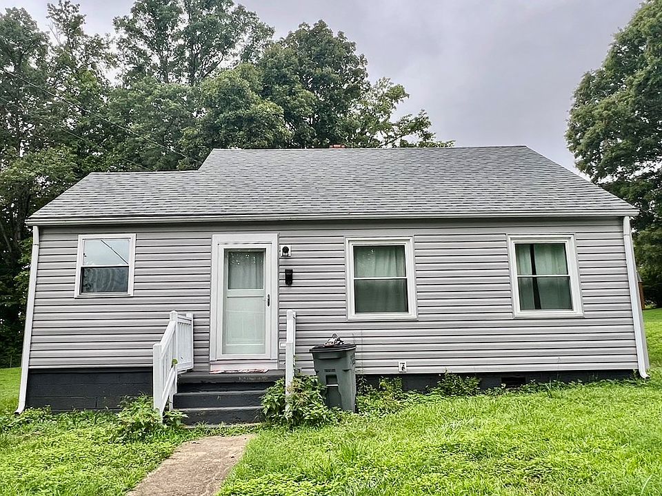 2nd image of 704 Cedar Ave