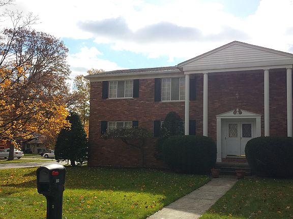 2nd image of 46027 Vanker Ave APT 1