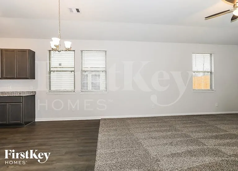 11012 Patriot Ct — Photo 4