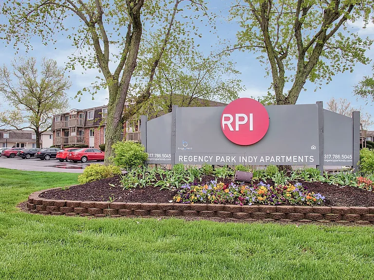 Regency Park Apartments — Photo 22