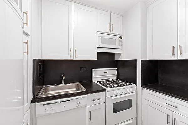 Rented by GoodRock Realty | media 16