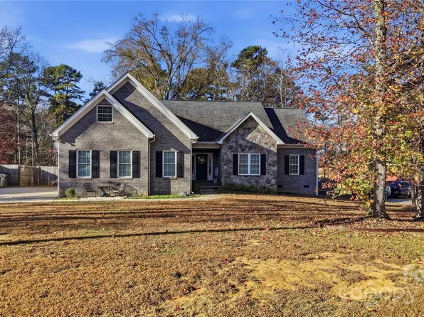 5909 Oakwood Ln, Indian Trail, NC 28079