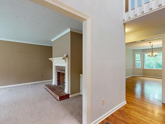 5th image of 866 Pen Oak Dr
