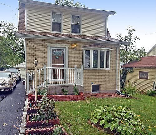 4th image of 122 Nutley Ave