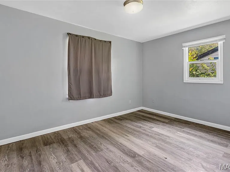 9713 Dennis Dr — Photo 11