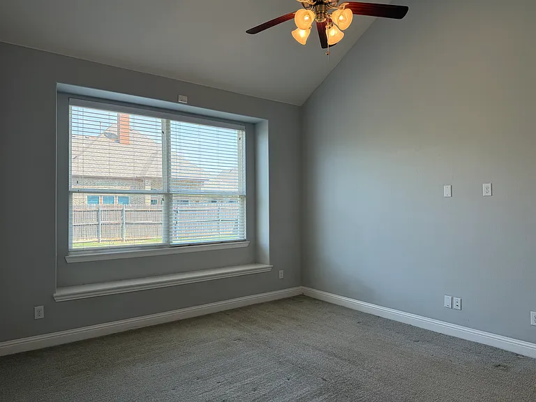 2417 Kingsgate Dr — Photo 43