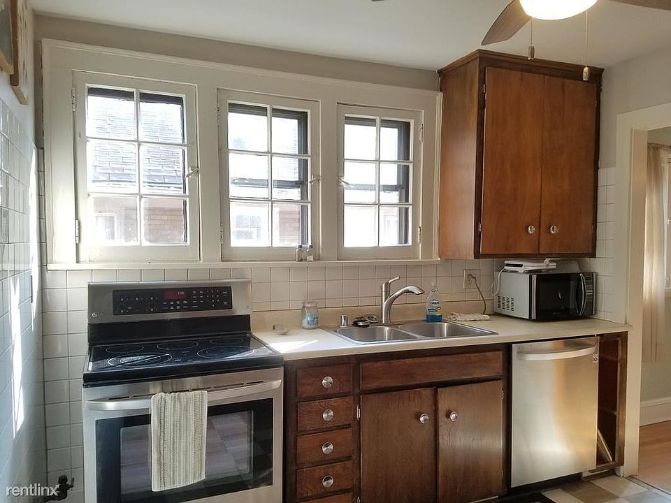 1st image of 3920 N Farwell Ave