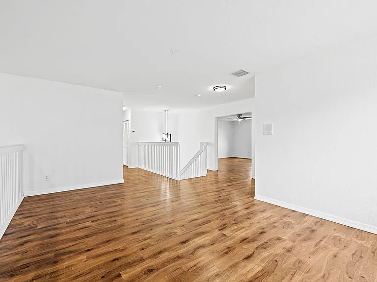 19389 SW 64th St — Photo 17