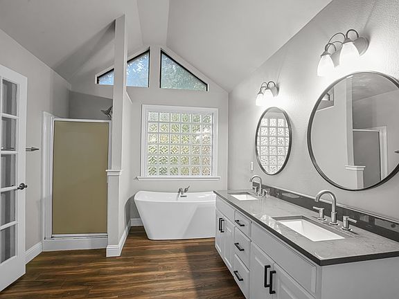4th image of 521 Meadowbrook St