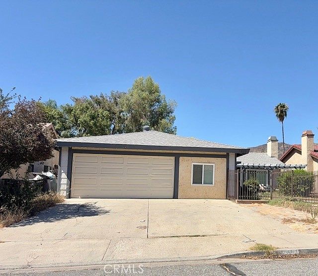 1st image of 3527 Lake Crest Dr