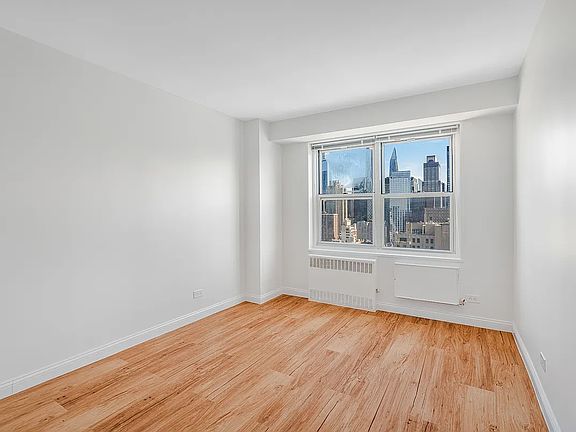 5th image of 747 10th Ave APT 18G