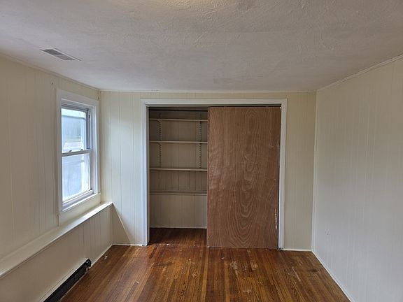 3rd image of 205 Haussauer Rd