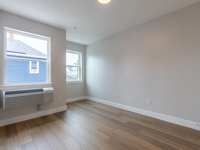 213 French St — Photo 16