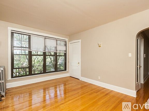 3rd image of 6364 N Hermitage Ave #66-1