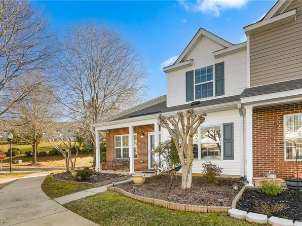 6316 Sweetbay Dr, Whitsett, NC 27377