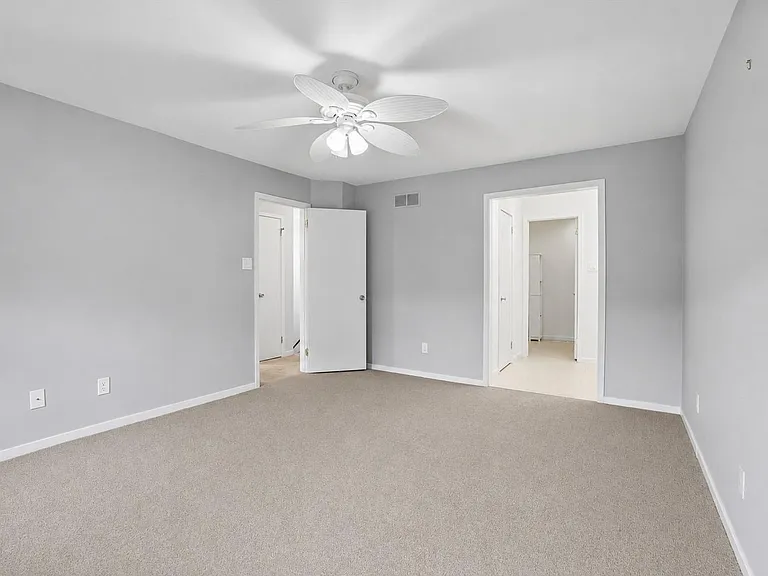 1604 Cotswald Ct #1604 — Photo 8