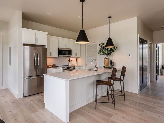 4th image of 1223 Washington St #2