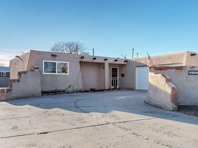 5852 Avenida La Barranca NW, Albuquerque, NM, 87114