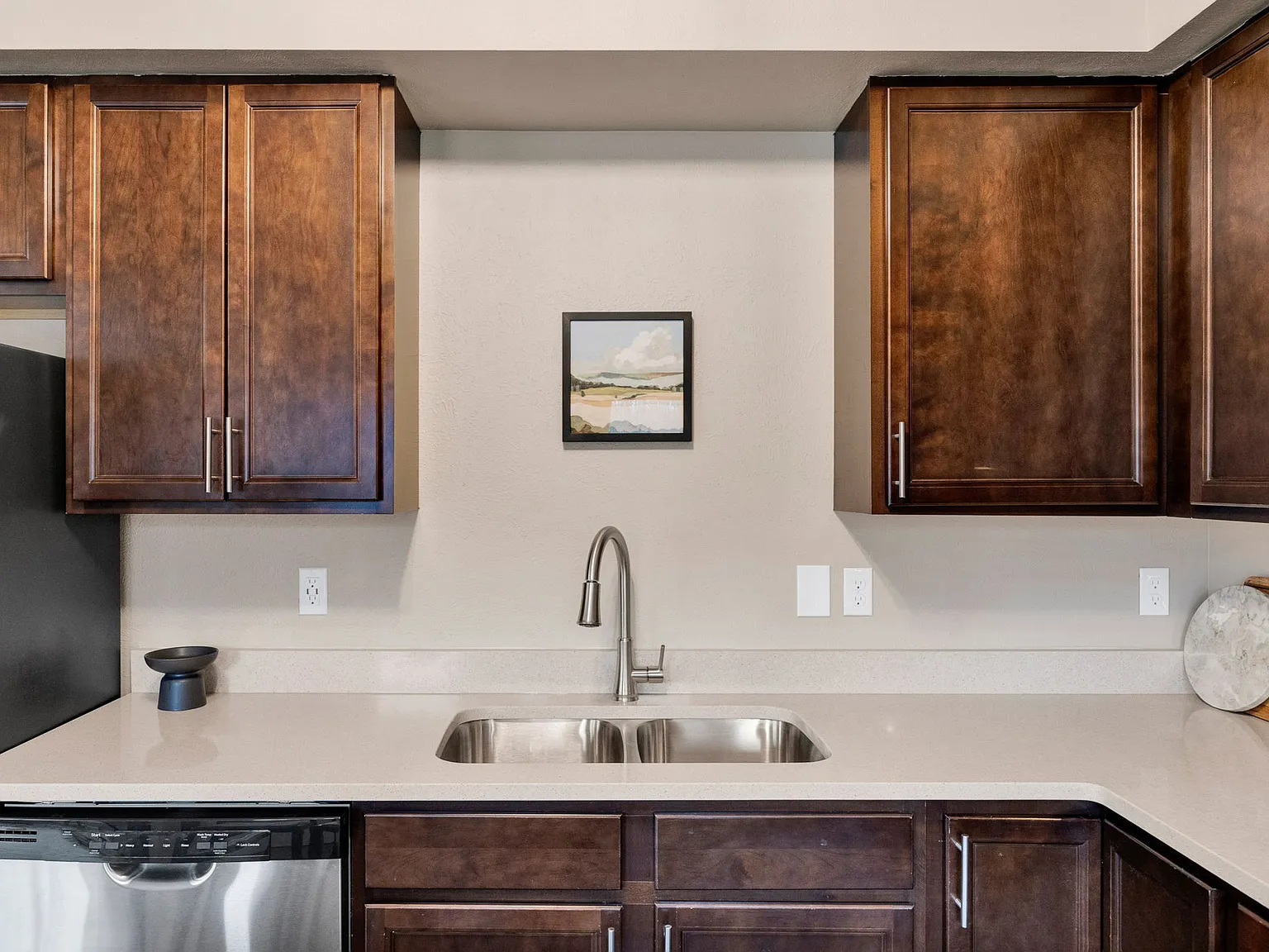 Brooklyn West Apartments — Photo 4