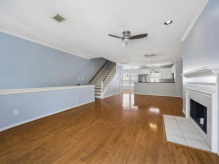 1026 Van Buren St — Photo 6