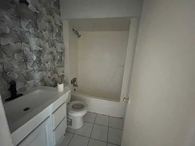 1989 Madrid Ct N — Photo 17